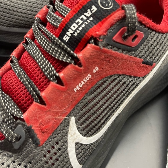 Nike Atlanta Falcons lightweight running shoes - Picture 3 of 8